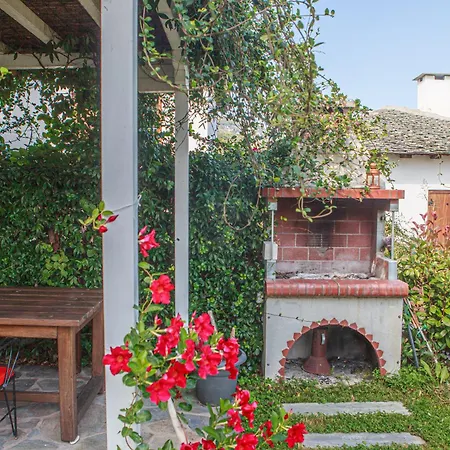 Eleni's Seaside Daire