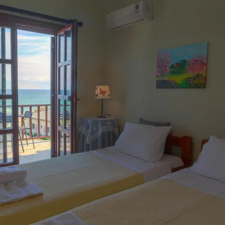 Eleni's Seaside Daire *