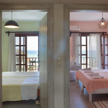 Eleni's Seaside Daire *