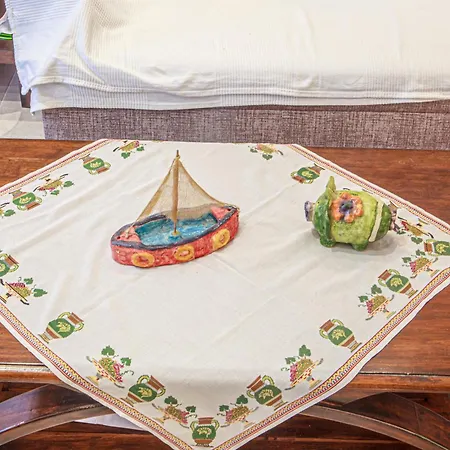 Eleni's Seaside Daire
